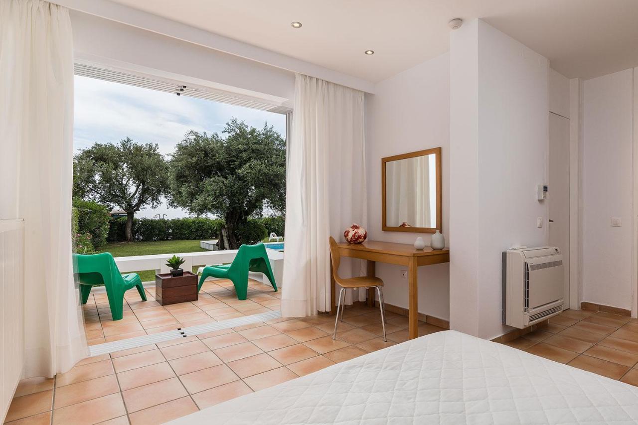 Villa Piedra Del Mar Beachfront By Villa2Be Barbati Exterior photo